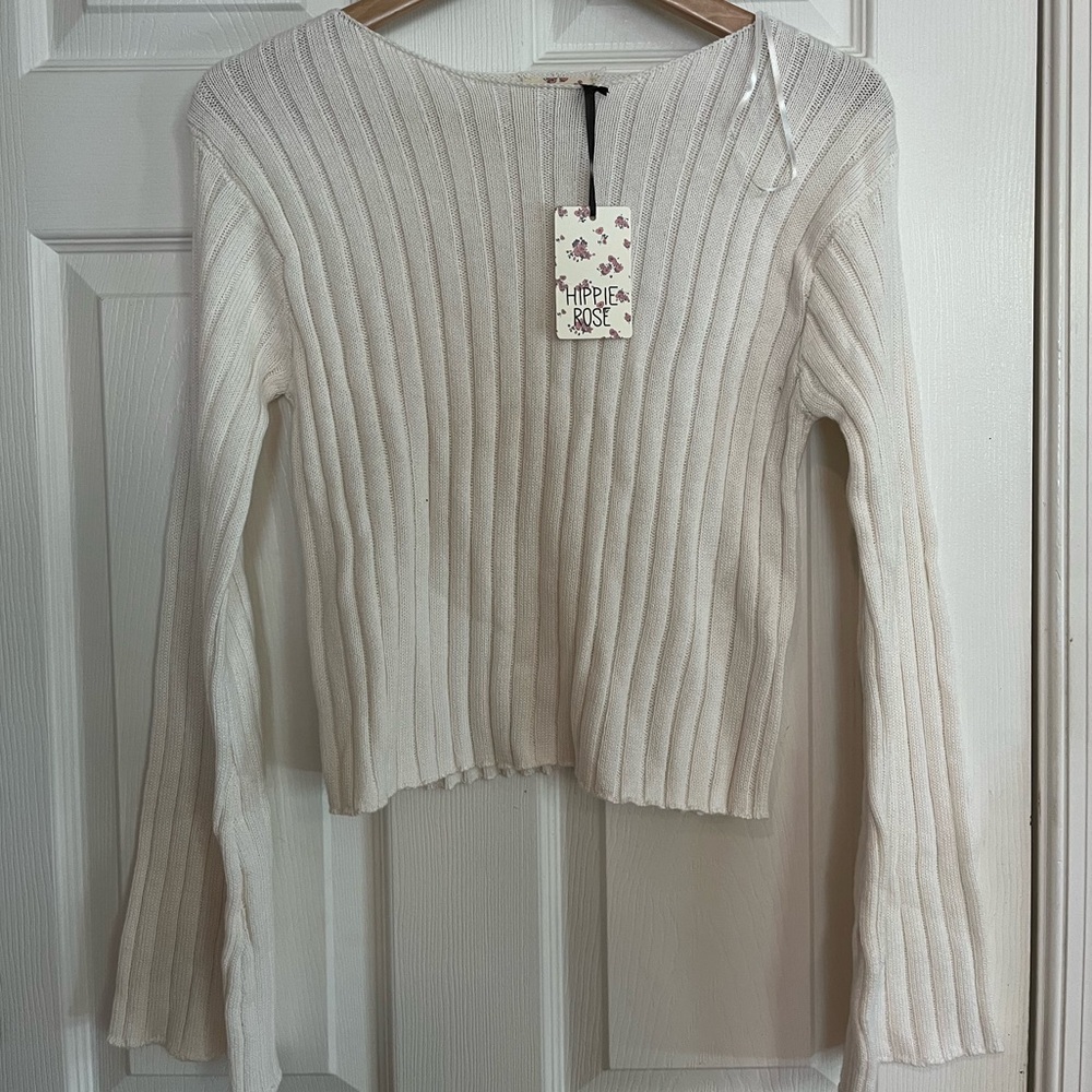 White Sweater! Big sleeve!